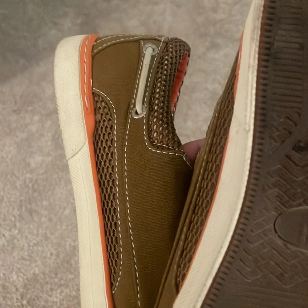 Bass Pro Shops Tan Boat Shoes Comfortable Lace-Up Design size 10